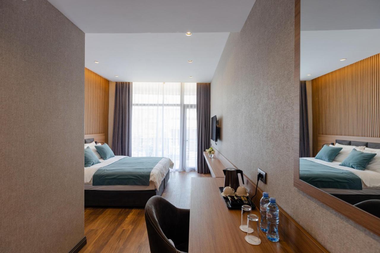 Hotel Monarch Batumi Bagian luar foto