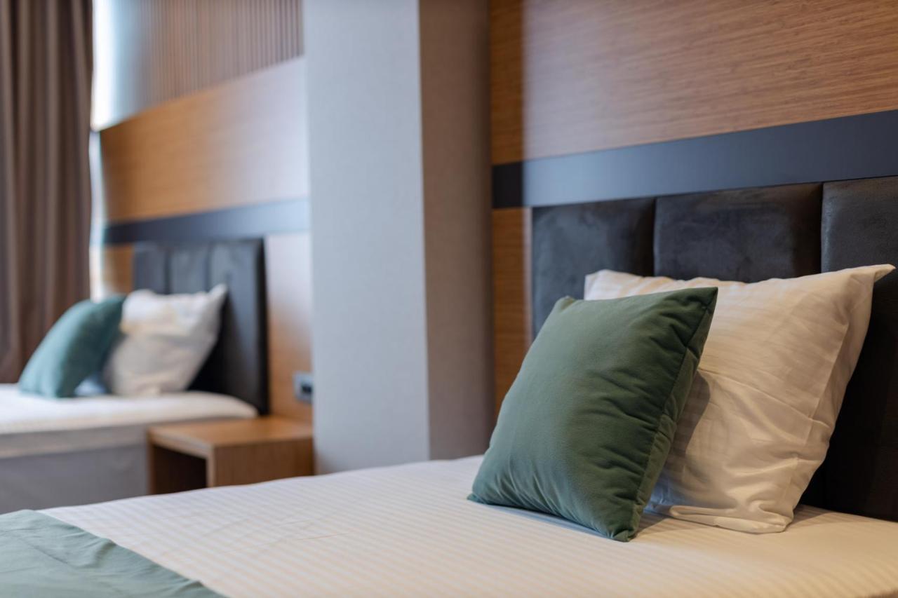 Hotel Monarch Batumi Bagian luar foto