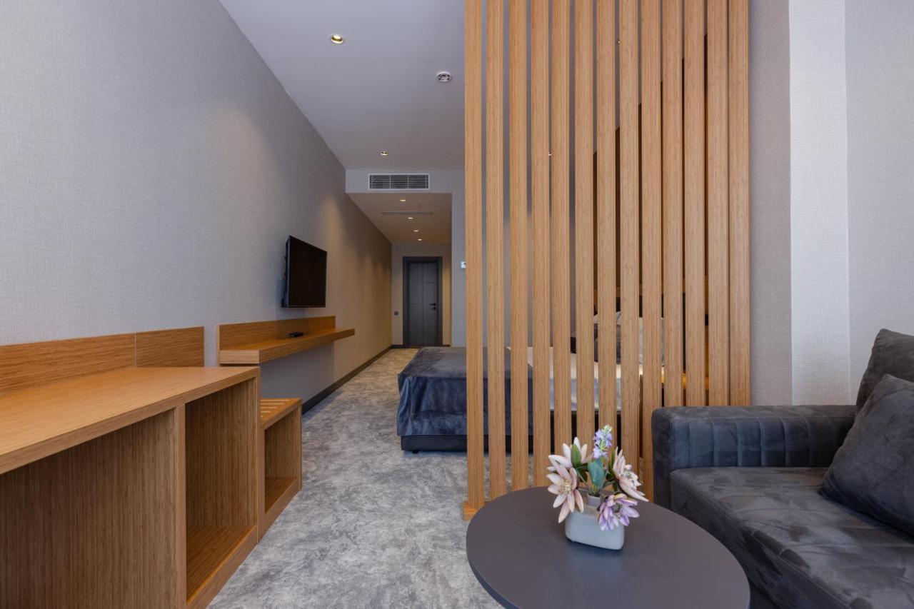 Hotel Monarch Batumi Bagian luar foto