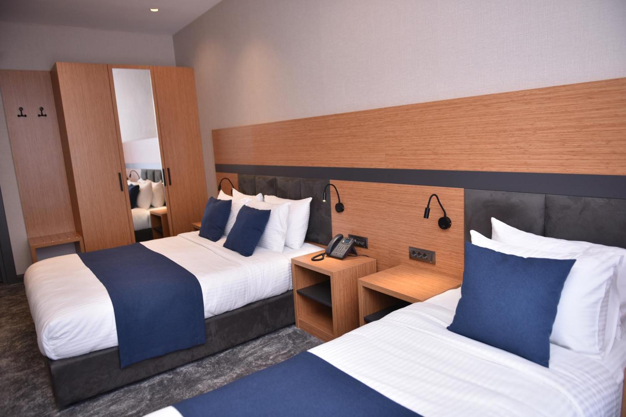 Hotel Monarch Batumi Bagian luar foto