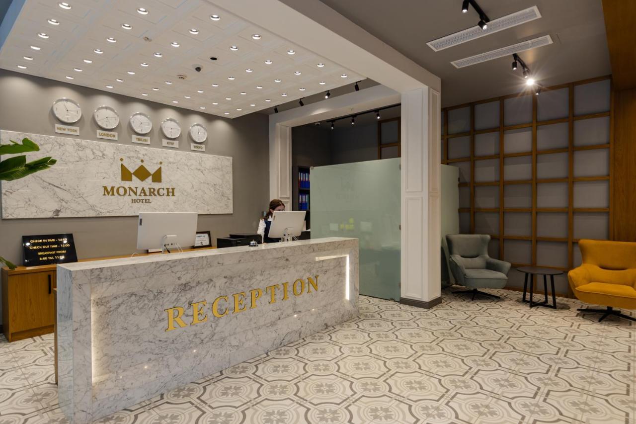 Hotel Monarch Batumi Bagian luar foto