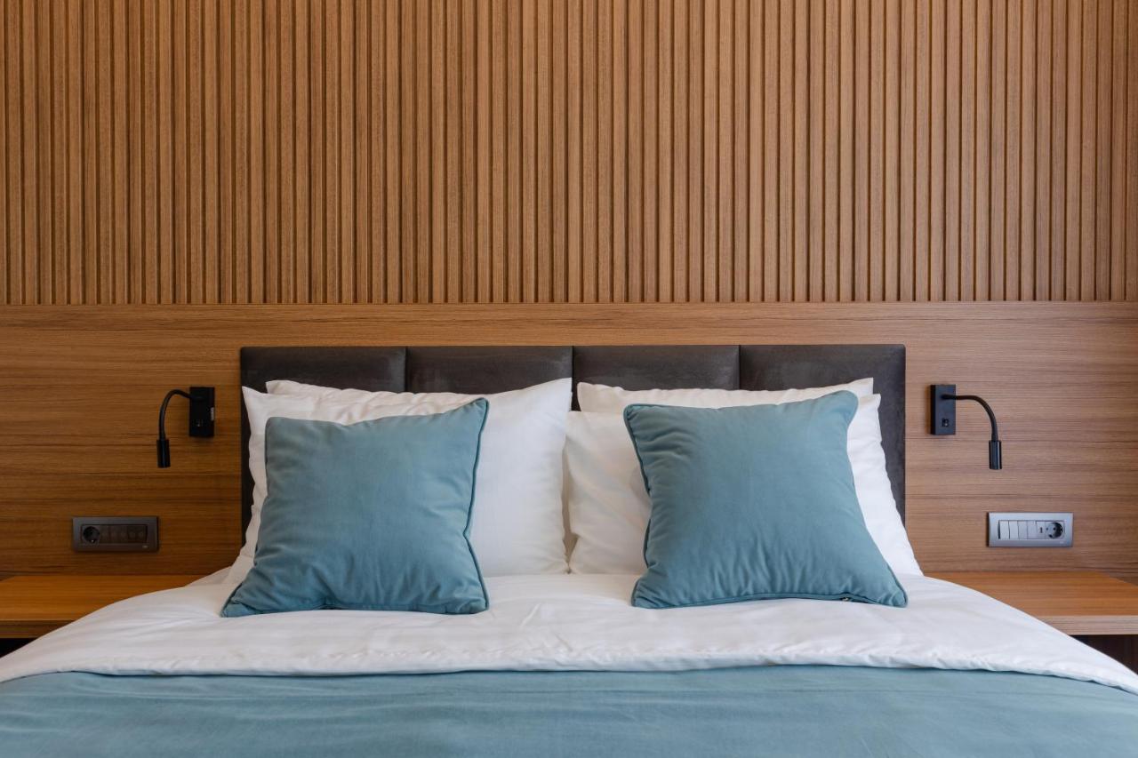 Hotel Monarch Batumi Bagian luar foto