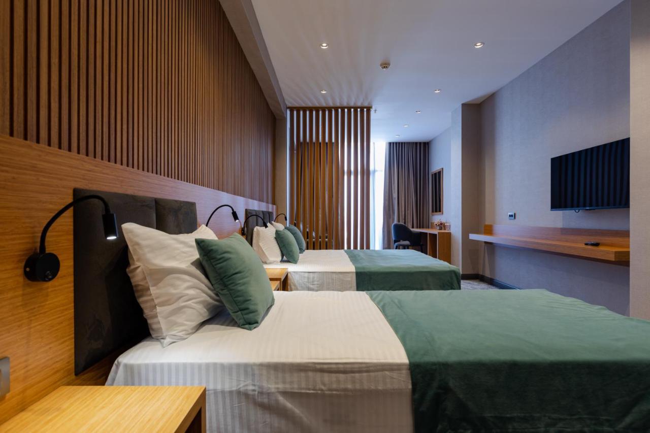 Hotel Monarch Batumi Bagian luar foto