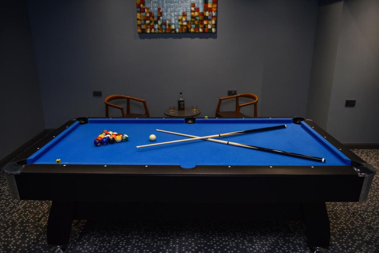 Hotel Monarch Batumi Bagian luar foto